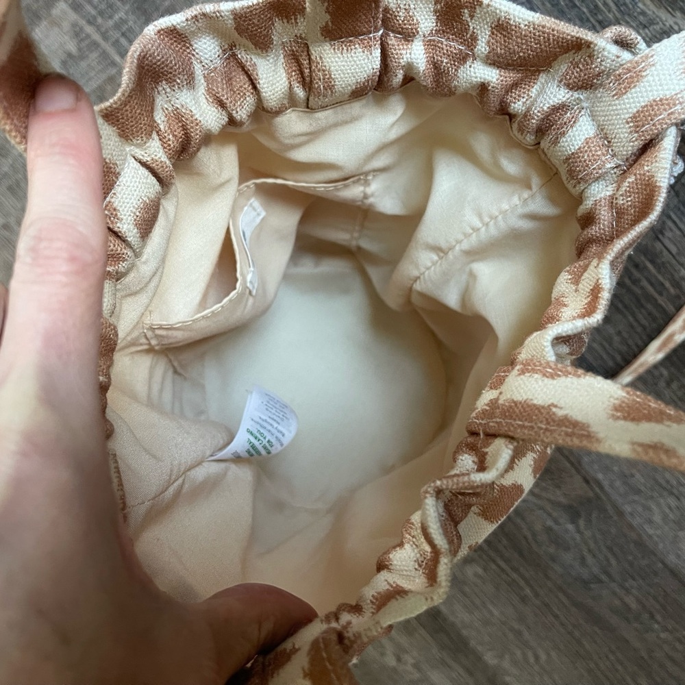 NWOT Aerie straw bottom bucket bag - Picture 11 of 11